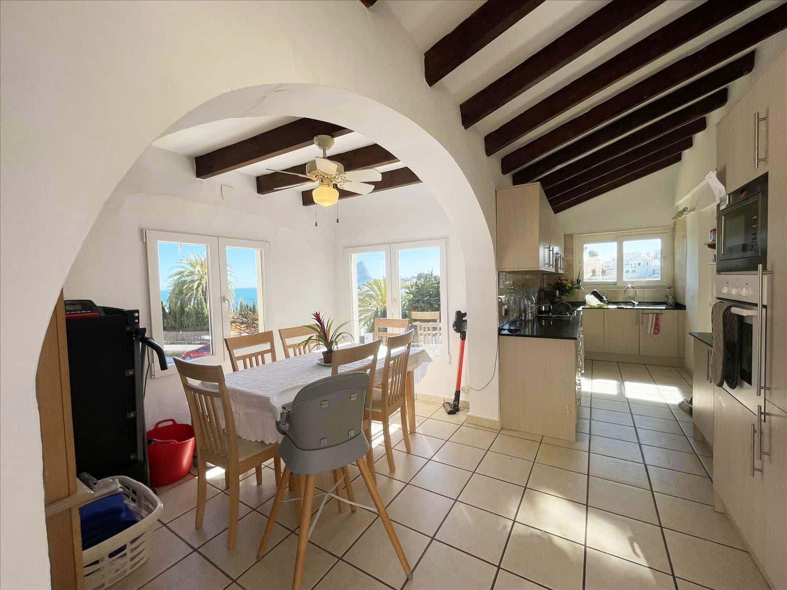 6 Zimmer Villa zu verkaufen in Benissa mit Garage - 595.000 € (Ref: 8914796)