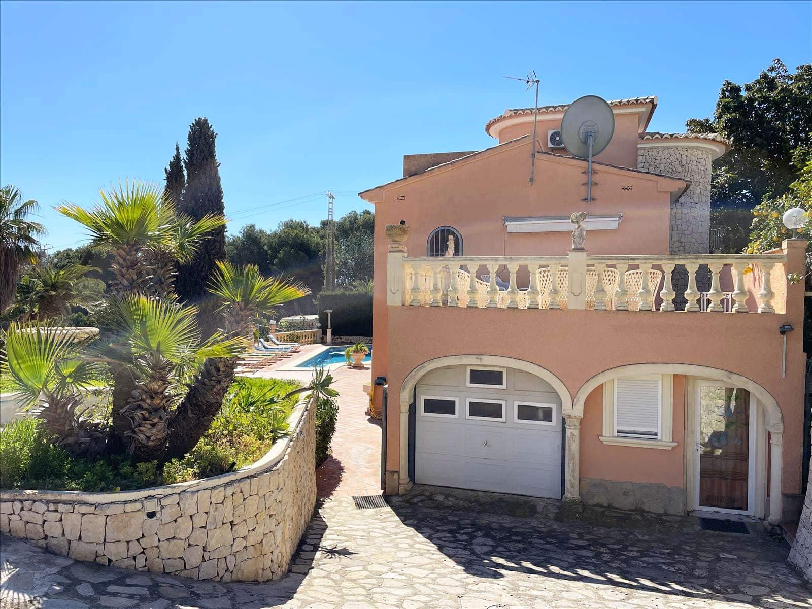 8 bedroom Villa for sale in Benissa with pool garage - € 995,000 (Ref: 8914797)
