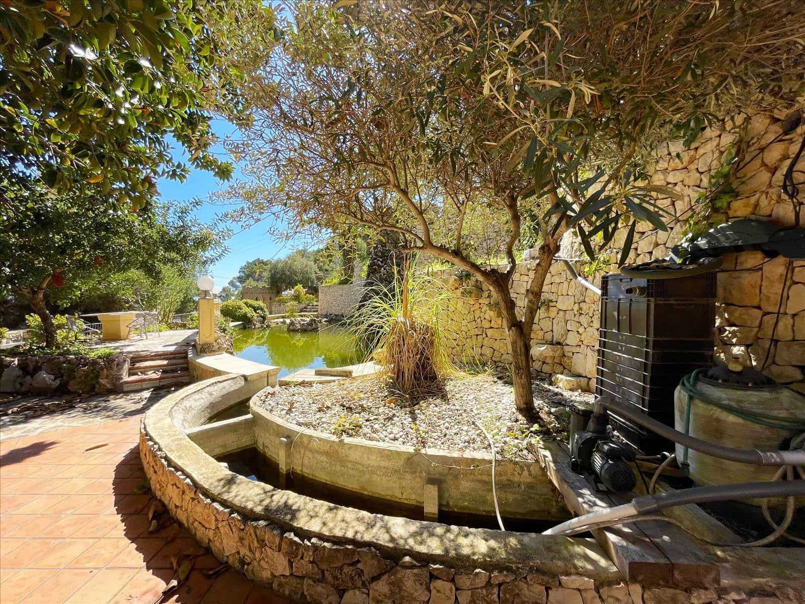 8 bedroom Villa for sale in Benissa with pool garage - € 995,000 (Ref: 8914797)