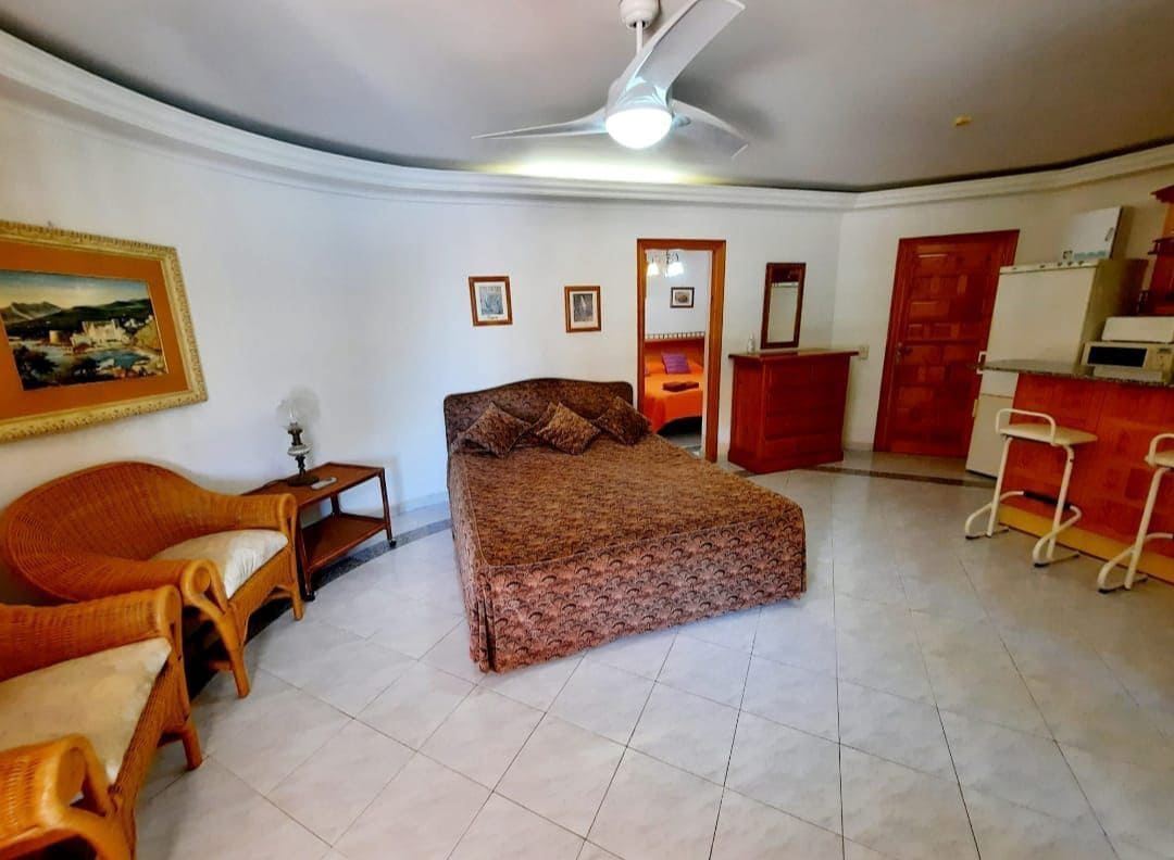 8 bedroom Villa for sale in Benissa with pool garage - € 995,000 (Ref: 8914797)