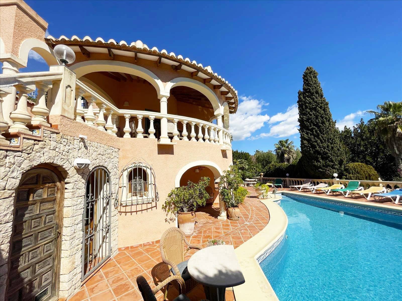 8 bedroom Villa for sale in Benissa with pool garage - € 995,000 (Ref: 8914797)