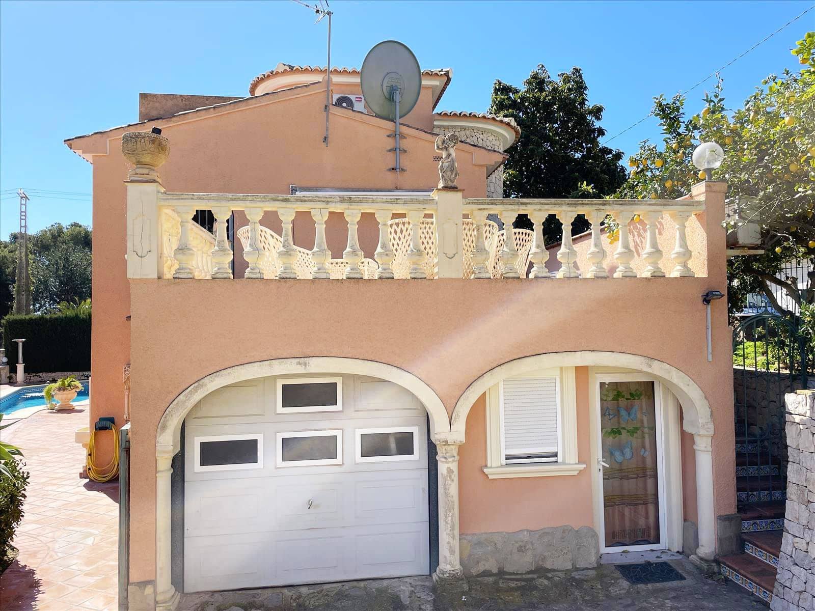 8 bedroom Villa for sale in Benissa with pool garage - € 995,000 (Ref: 8914797)