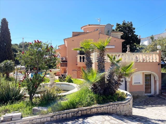 8 bedroom Villa for sale in Benissa with pool garage - € 995,000 (Ref: 8914797)