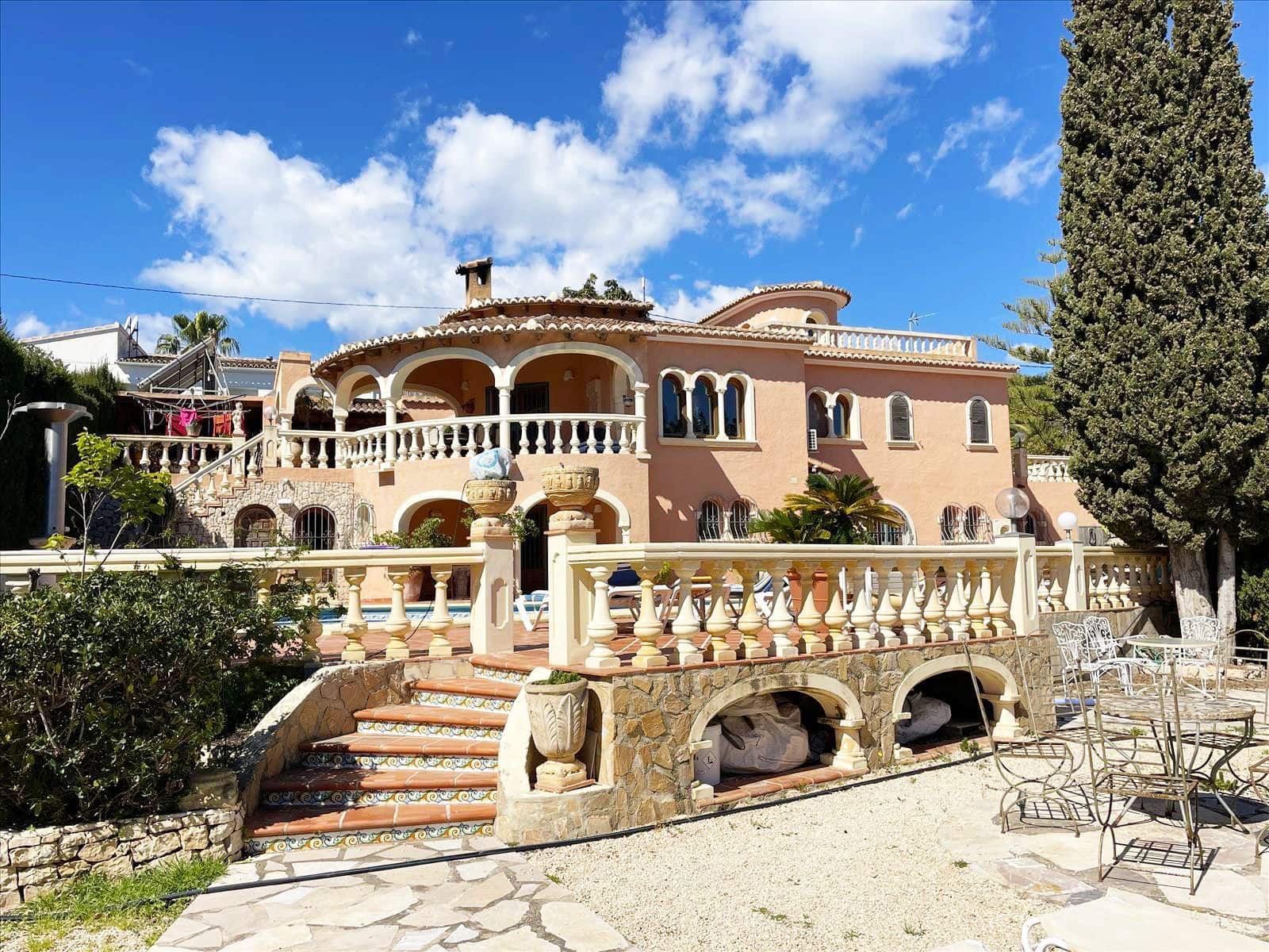 8 bedroom Villa for sale in Benissa with pool garage - € 995,000 (Ref: 8914797)