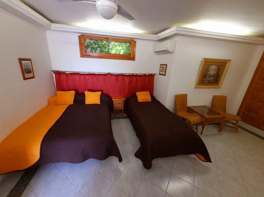 8 bedroom Villa for sale in Benissa with pool garage - € 995,000 (Ref: 8914797)