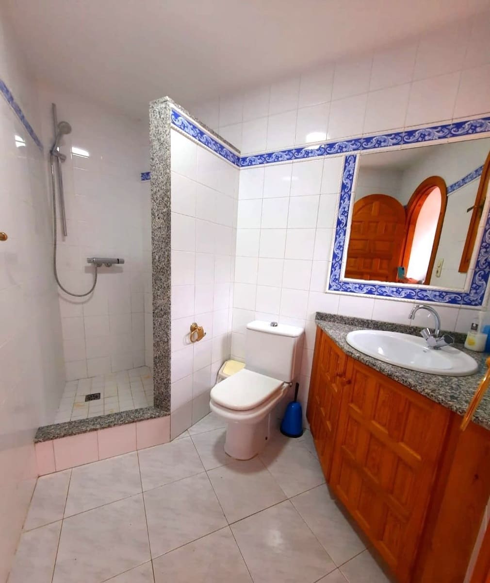 8 bedroom Villa for sale in Benissa with pool garage - € 995,000 (Ref: 8914797)