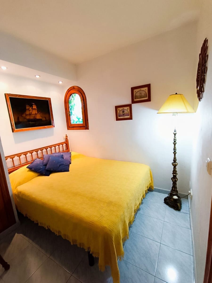 8 bedroom Villa for sale in Benissa with pool garage - € 995,000 (Ref: 8914797)