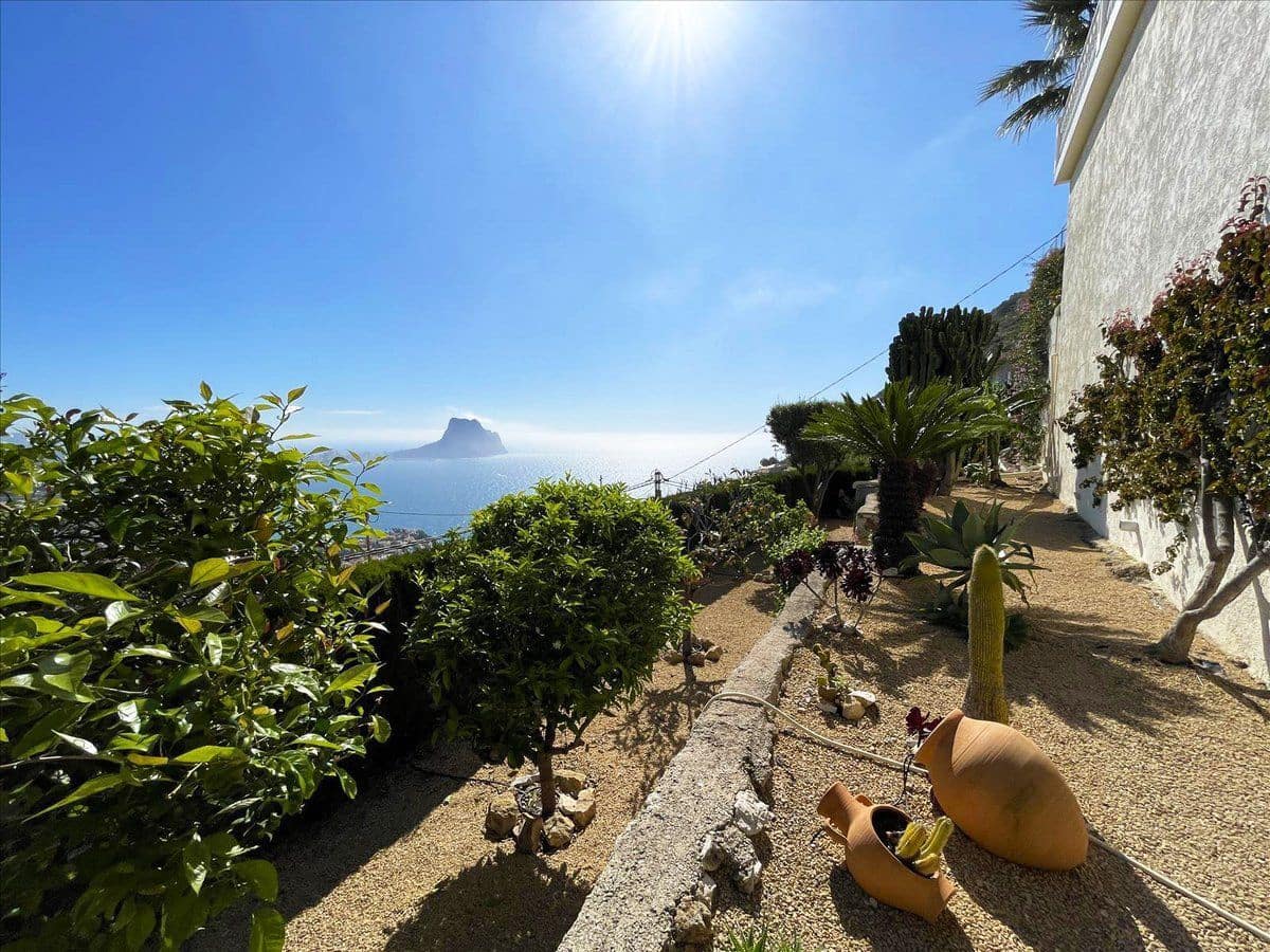 3 bedroom Villa for sale in Calpe / Calp with pool garage - € 699,500 (Ref: 8942660)