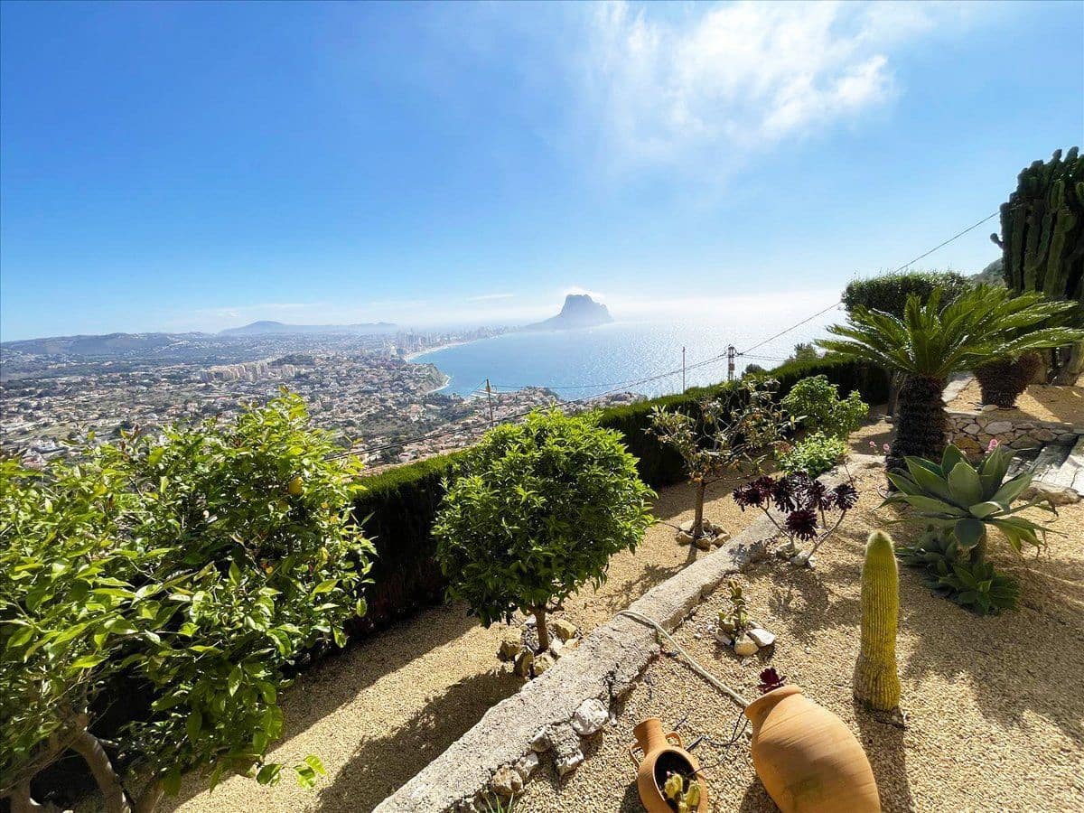 3 bedroom Villa for sale in Calpe / Calp with pool garage - € 699,500 (Ref: 8942660)