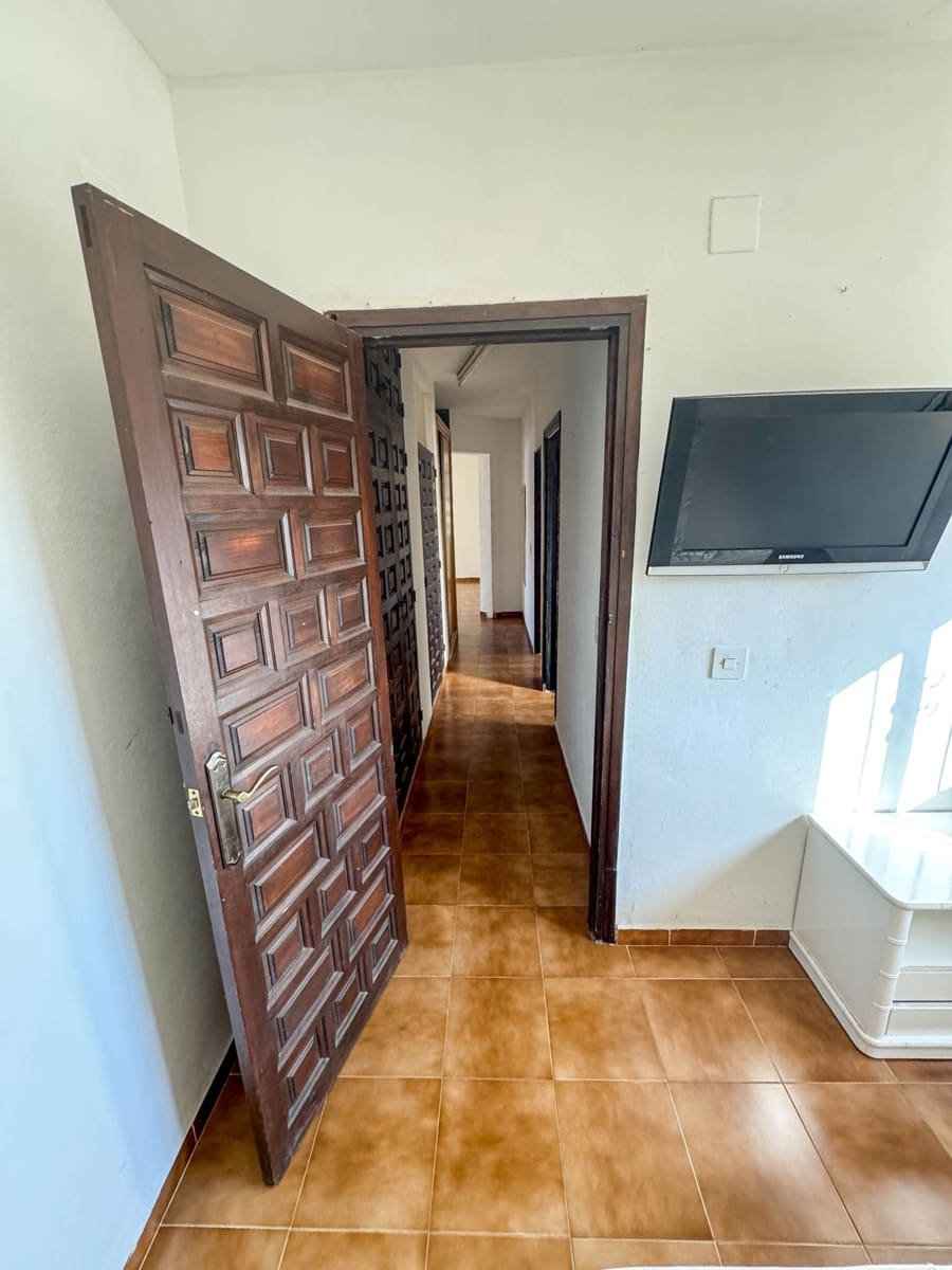 6 makuuhuone Huvila myytävänä paikassa Calpe / Calp mukana uima-altaan 
autotalli - 450 000 € (Ref: 8942664)