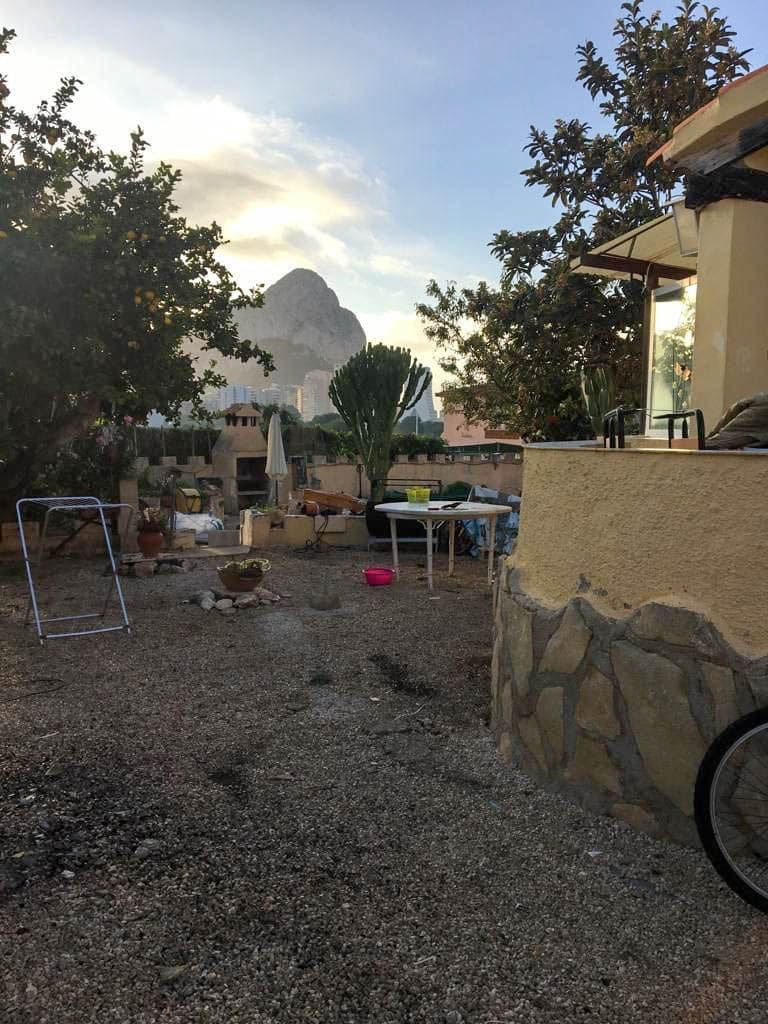 6 makuuhuone Huvila myytävänä paikassa Calpe / Calp mukana uima-altaan 
autotalli - 450 000 € (Ref: 8942664)