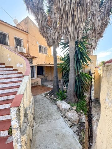 6 makuuhuone Huvila myytävänä paikassa Calpe / Calp mukana uima-altaan 
autotalli - 450 000 € (Ref: 8942664)