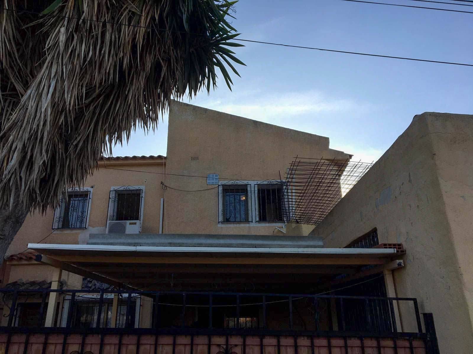 6 makuuhuone Huvila myytävänä paikassa Calpe / Calp mukana uima-altaan 
autotalli - 450 000 € (Ref: 8942664)