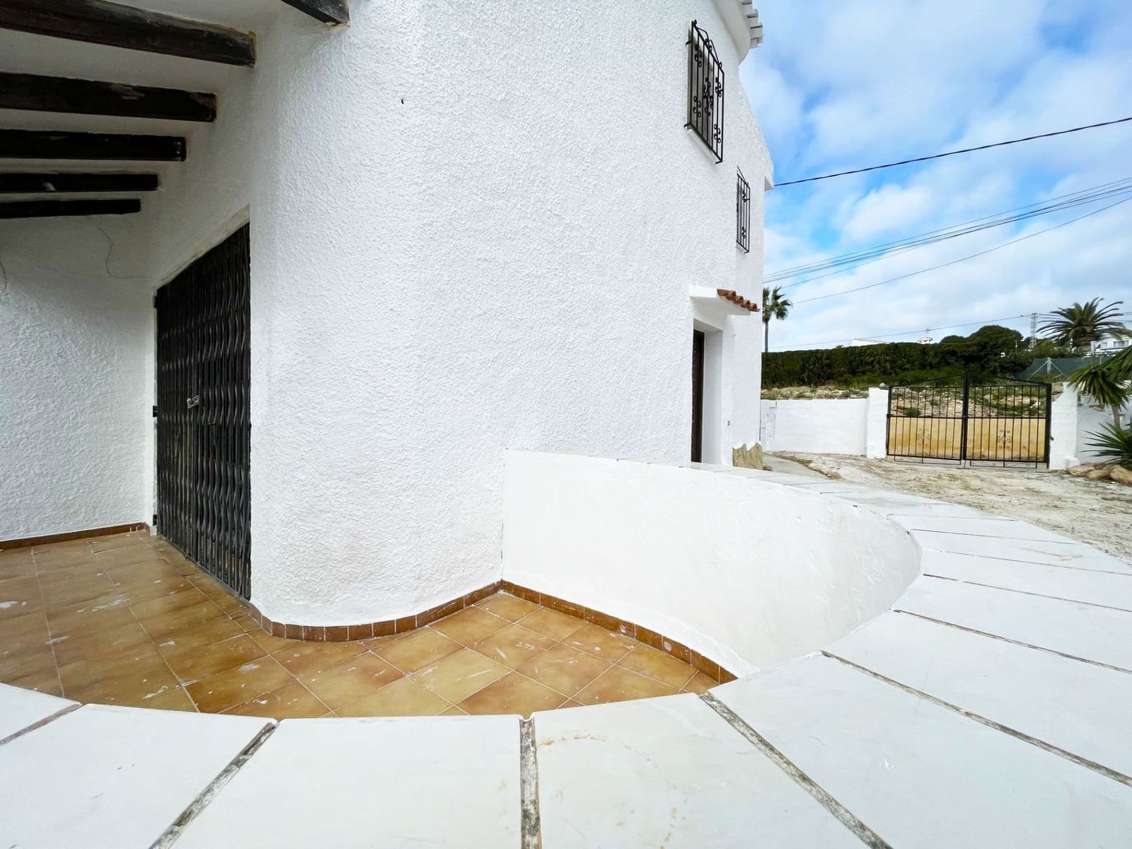 6 bedroom Villa for sale in Calpe / Calp with pool garage - € 449,000 (Ref: 8942664)