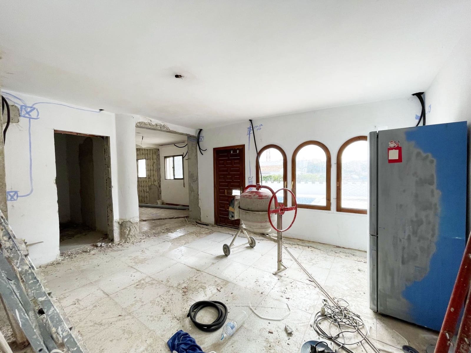 6 bedroom Villa for sale in Calpe / Calp with pool garage - € 449,000 (Ref: 8942664)