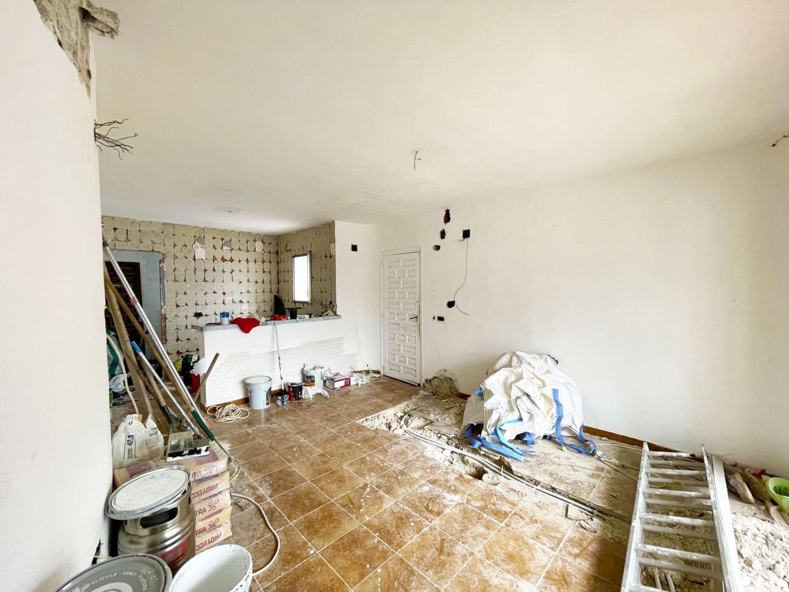 6 bedroom Villa for sale in Calpe / Calp with pool garage - € 449,000 (Ref: 8942664)