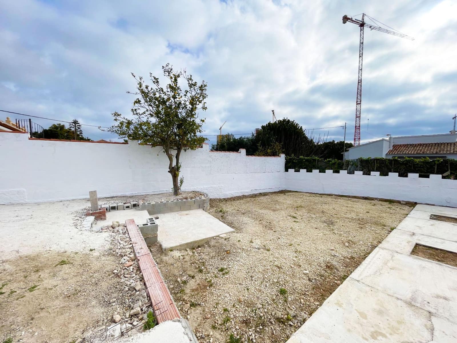 6 bedroom Villa for sale in Calpe / Calp with pool garage - € 449,000 (Ref: 8942664)