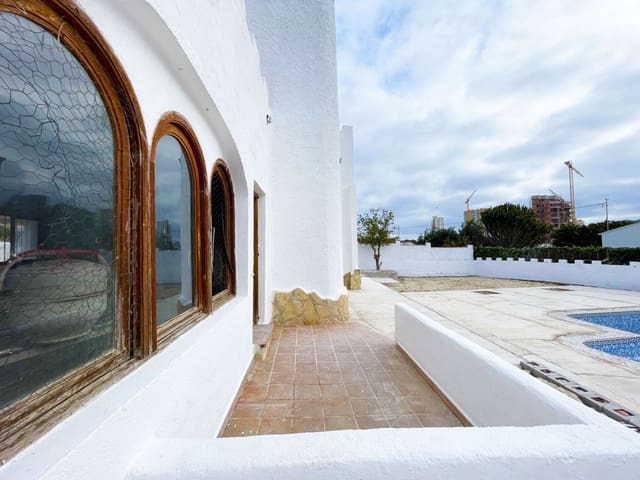 6 bedroom Villa for sale in Calpe / Calp with pool garage - € 449,000 (Ref: 8942664)