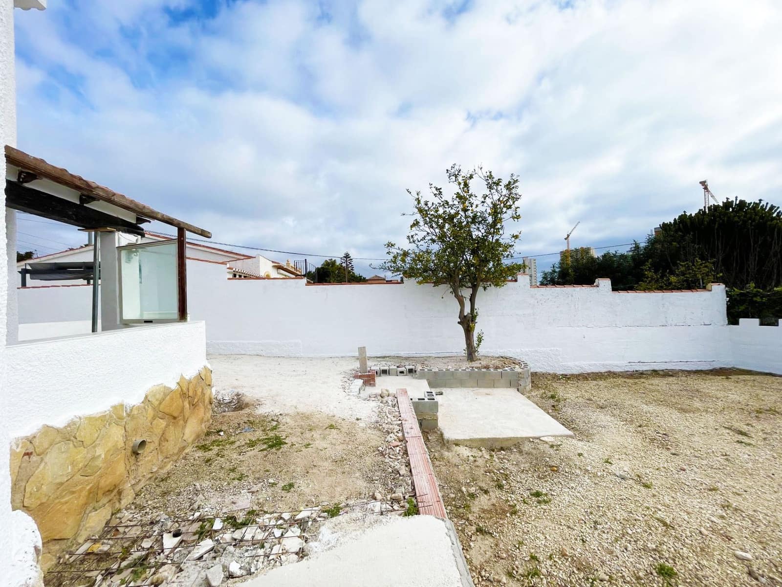 6 bedroom Villa for sale in Calpe / Calp with pool garage - € 449,000 (Ref: 8942664)