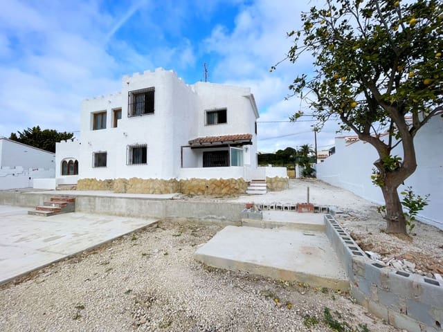 6 bedroom Villa for sale in Calpe / Calp with pool garage - € 449,000 (Ref: 8942664)