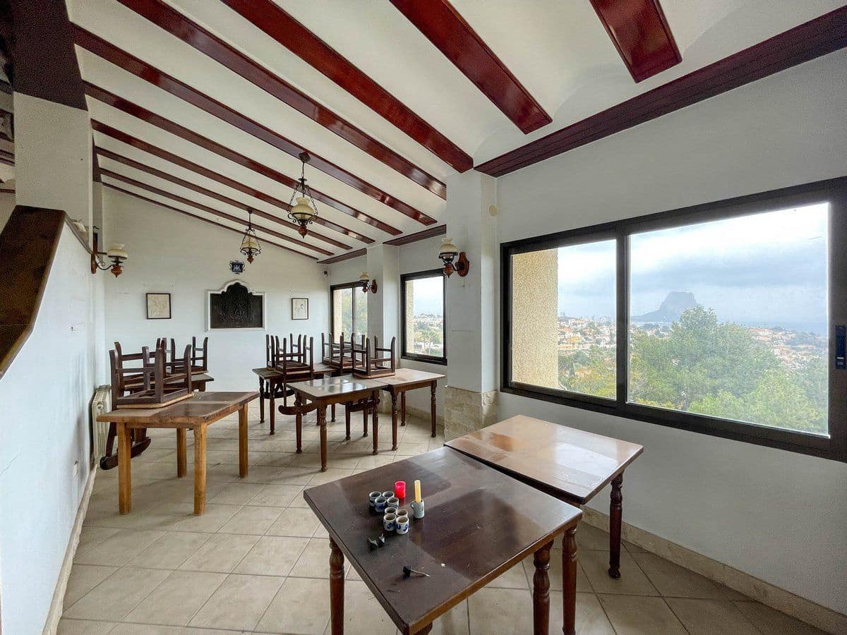 5 bedroom Villa for sale in Calpe / Calp with garage - € 1,290,000 (Ref: 8942666)