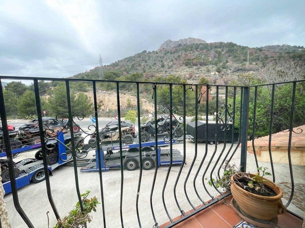 5 bedroom Villa for sale in Calpe / Calp with garage - € 1,290,000 (Ref: 8942666)