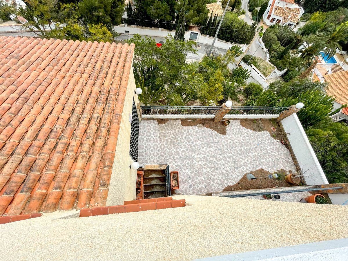 5 bedroom Villa for sale in Calpe / Calp with garage - € 1,290,000 (Ref: 8942666)