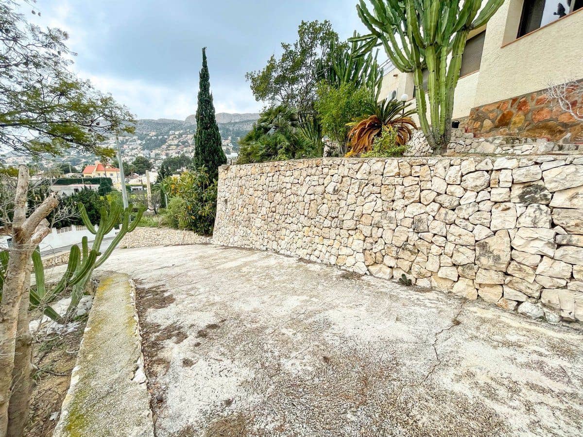 5 bedroom Villa for sale in Calpe / Calp with garage - € 1,290,000 (Ref: 8942666)