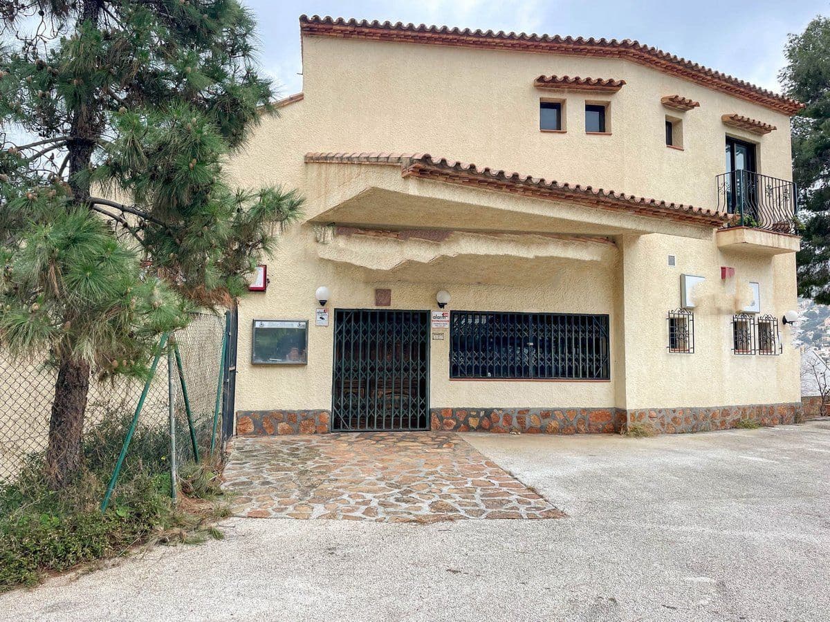 5 bedroom Villa for sale in Calpe / Calp with garage - € 1,290,000 (Ref: 8942666)