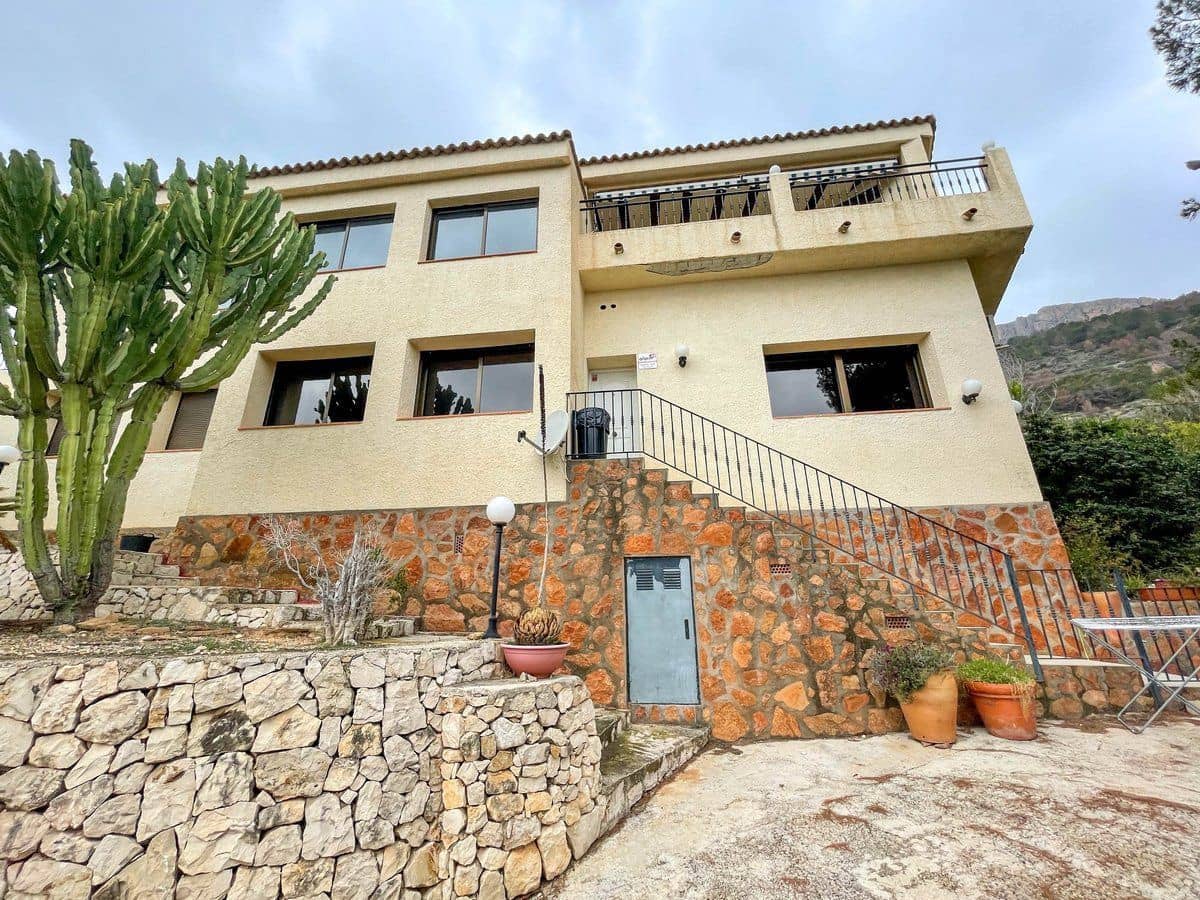 5 soveværelse Erhverv til salg i Calpe / Calp med garage - € 1.290.000 (Ref: 8942667)