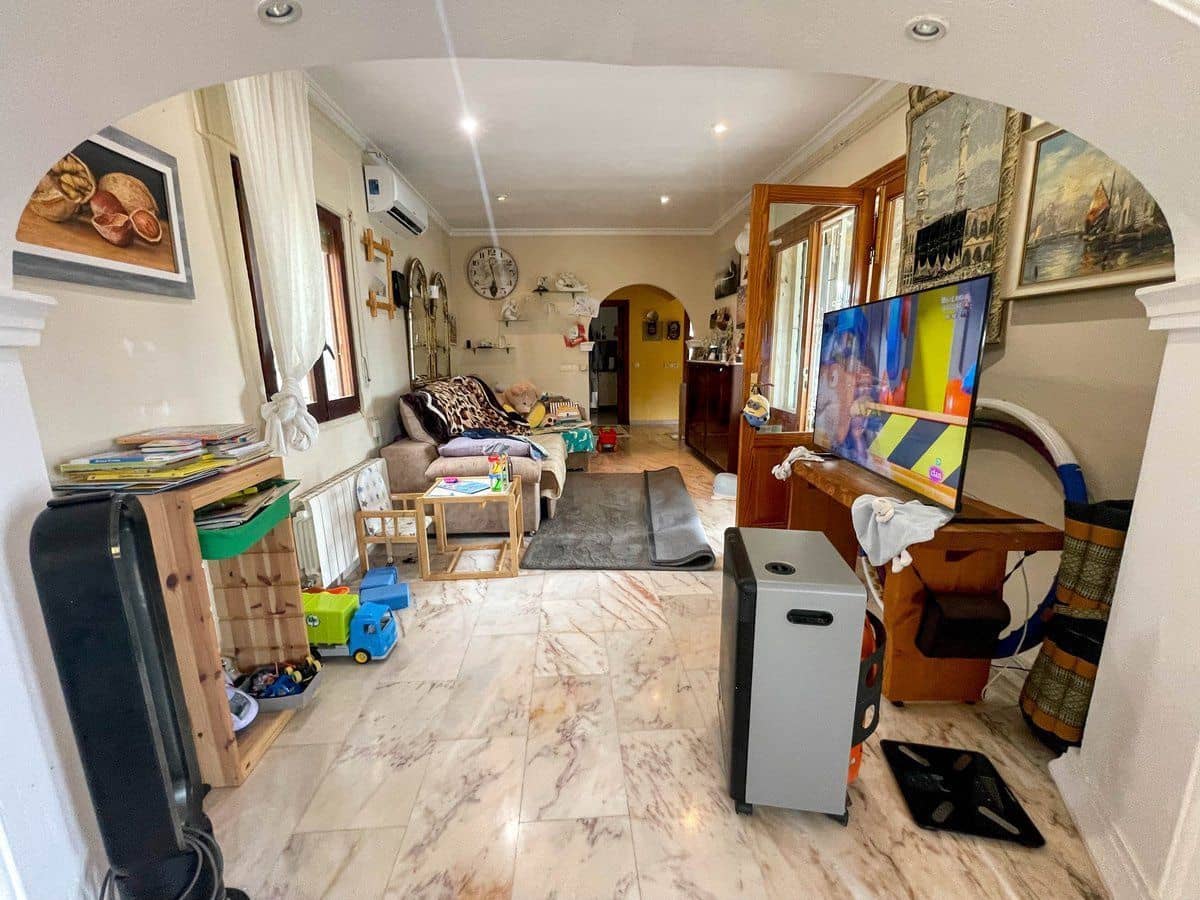 4 soveværelse Villa til salg i Montemar med swimmingpool garage - € 700.000 (Ref: 8942668)