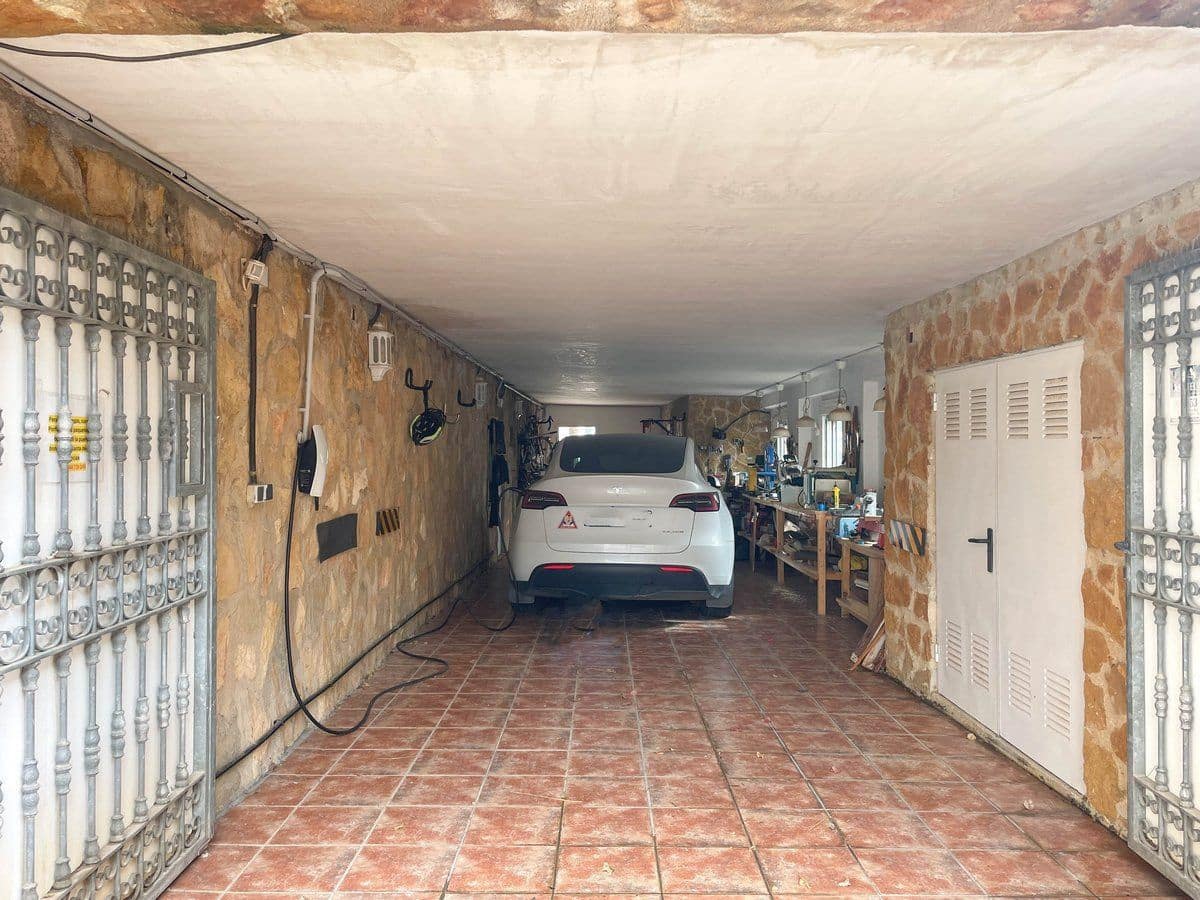 4 soveværelse Villa til salg i Montemar med swimmingpool garage - € 700.000 (Ref: 8942668)