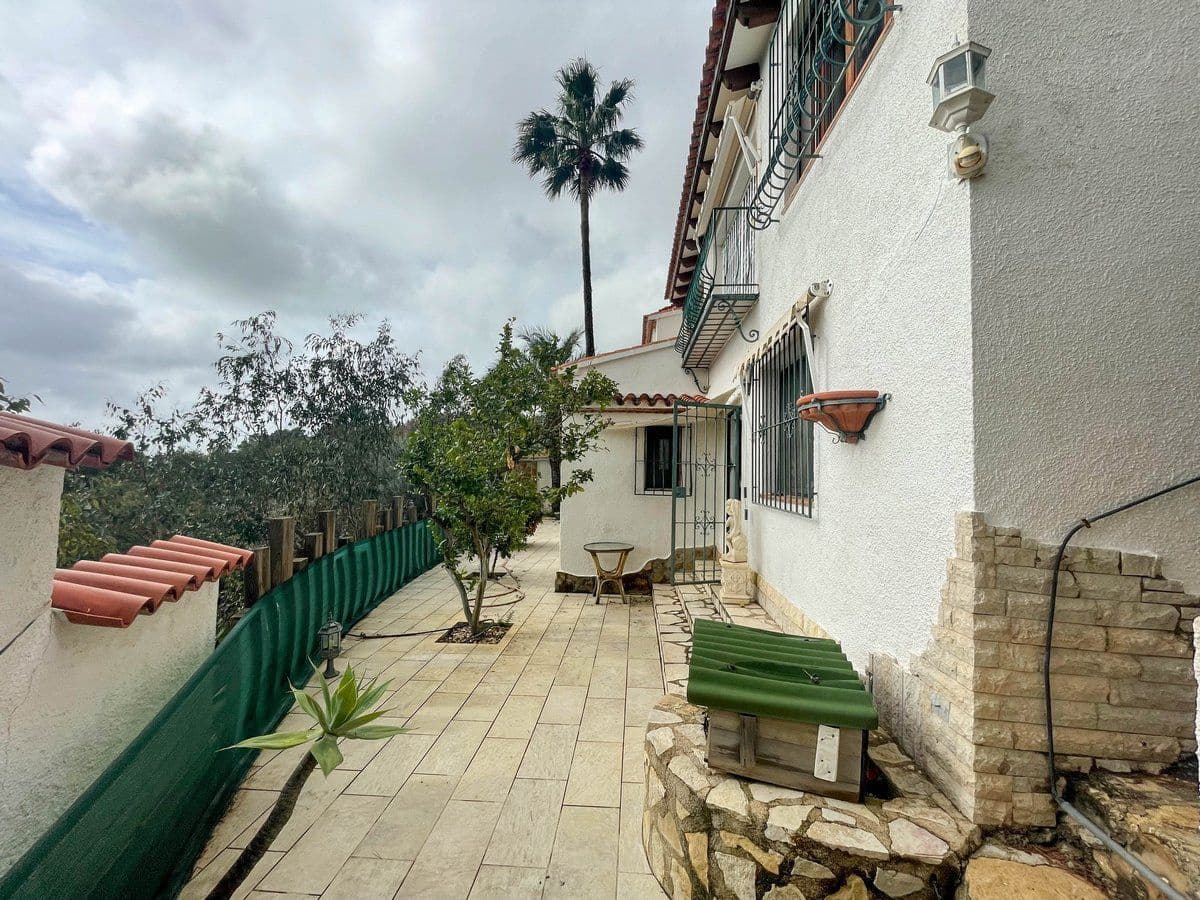 4 soveværelse Villa til salg i Montemar med swimmingpool garage - € 700.000 (Ref: 8942668)