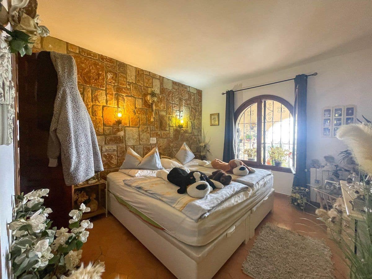 4 Zimmer Villa zu verkaufen in Montemar mit Pool Garage - 695.000 € (Ref: 8942669)