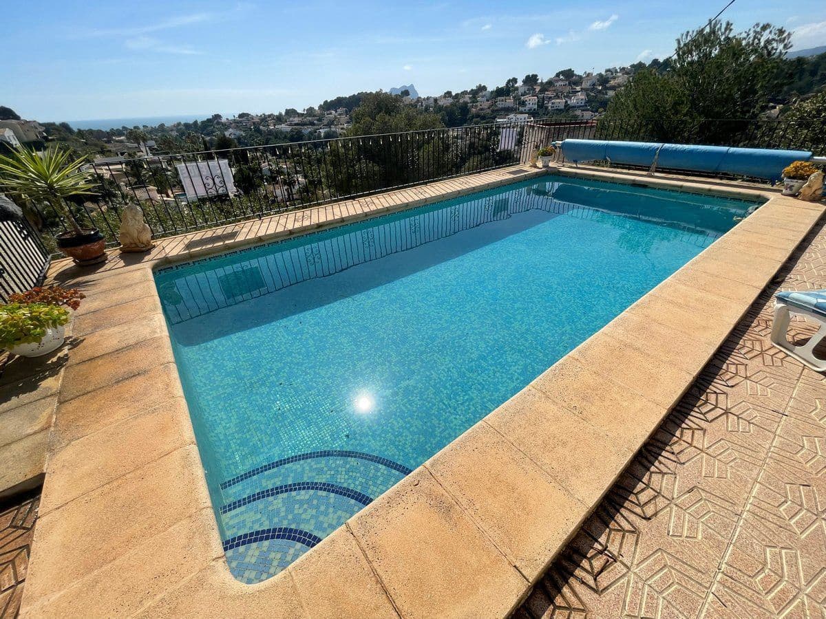 4 Zimmer Villa zu verkaufen in Montemar mit Pool Garage - 695.000 € (Ref: 8942669)
