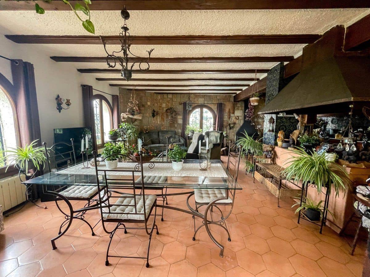 4 Zimmer Villa zu verkaufen in Montemar mit Pool Garage - 695.000 € (Ref: 8942669)