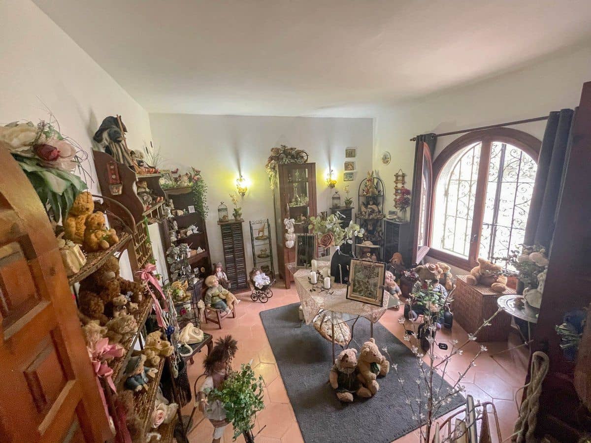 4 Zimmer Villa zu verkaufen in Montemar mit Pool Garage - 695.000 € (Ref: 8942669)