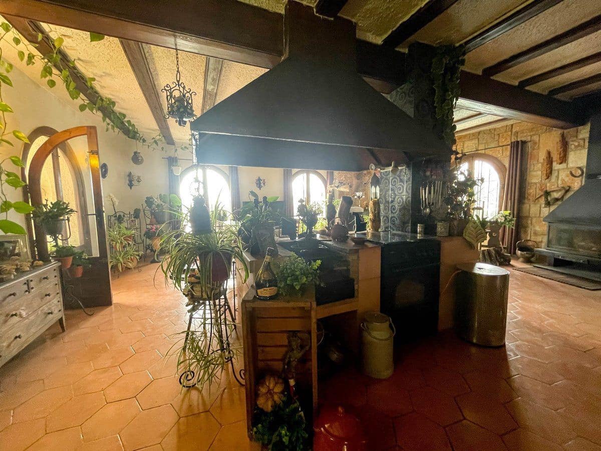 4 Zimmer Villa zu verkaufen in Montemar mit Pool Garage - 695.000 € (Ref: 8942669)