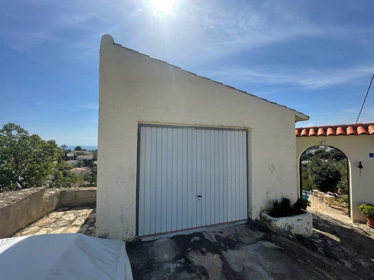 4 Zimmer Villa zu verkaufen in Montemar mit Pool Garage - 695.000 € (Ref: 8942669)