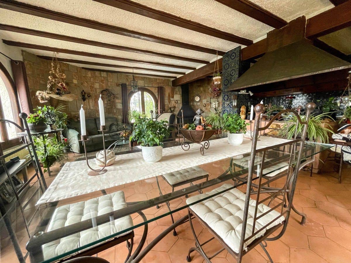 4 Zimmer Villa zu verkaufen in Montemar mit Pool Garage - 695.000 € (Ref: 8942669)