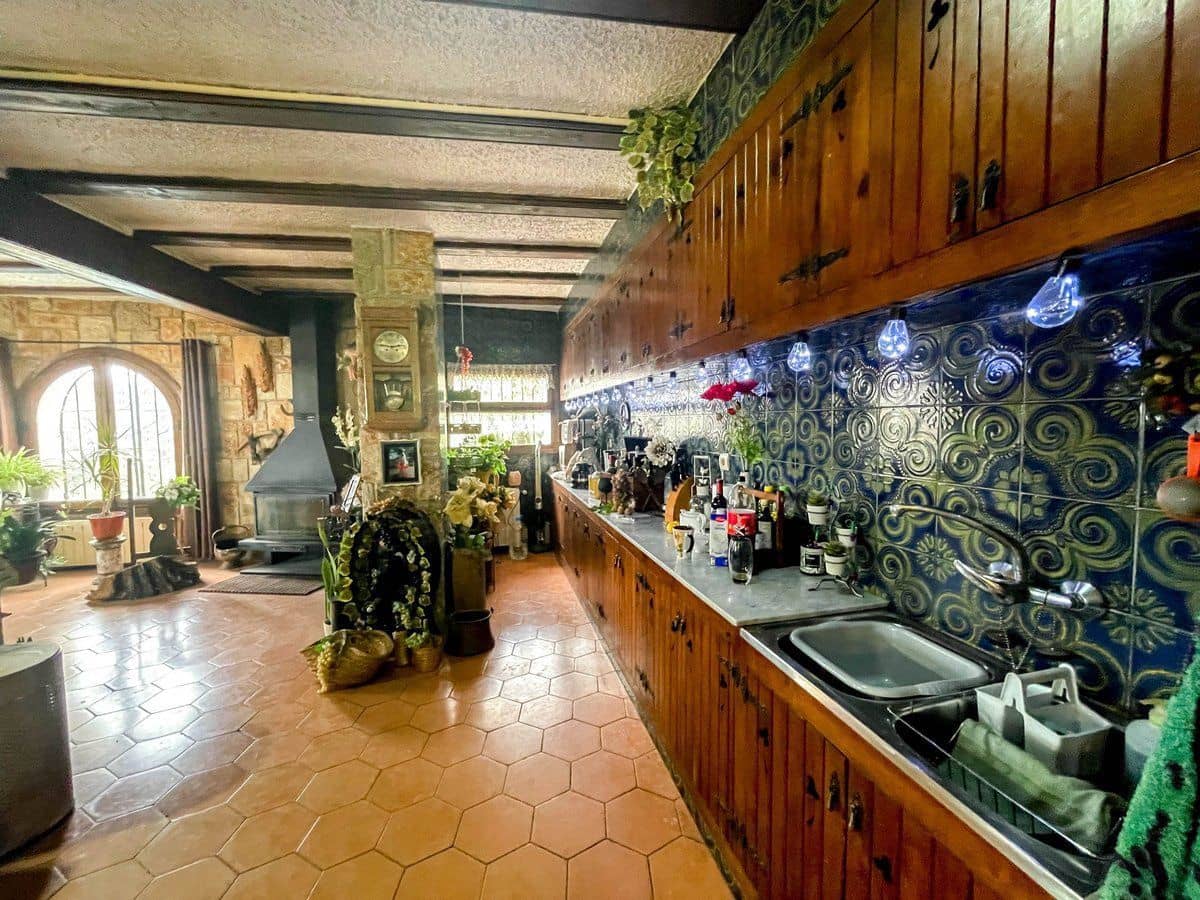 4 Zimmer Villa zu verkaufen in Montemar mit Pool Garage - 695.000 € (Ref: 8942669)