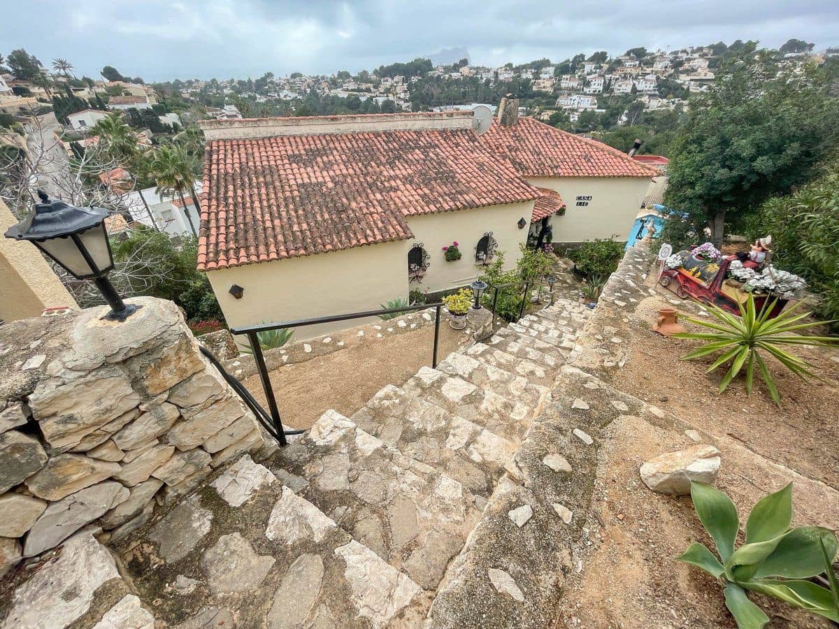 4 Zimmer Villa zu verkaufen in Montemar mit Pool Garage - 695.000 € (Ref: 8942669)