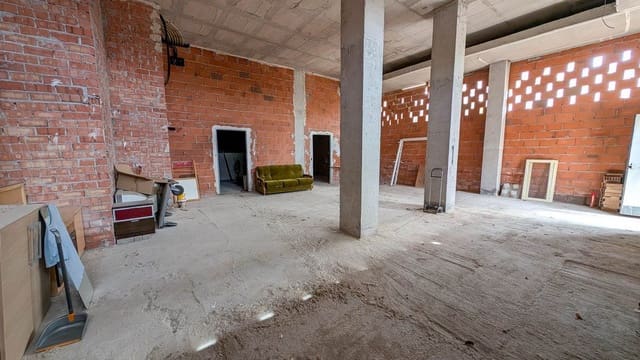 Commercial for sale in Calpe / Calp - € 250,000 (Ref: 8942670)