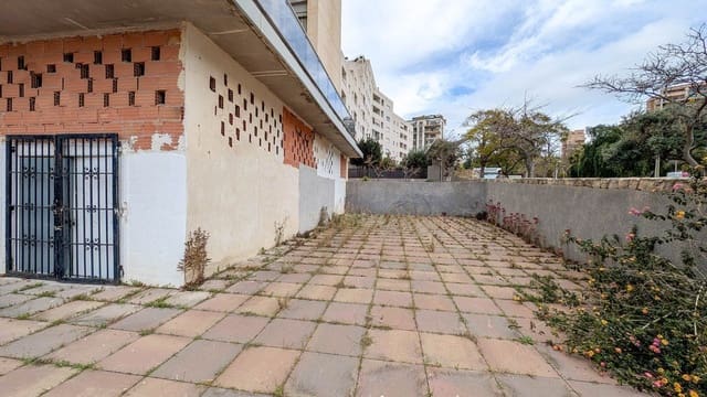 Commercial for sale in Calpe / Calp - € 250,000 (Ref: 8942670)