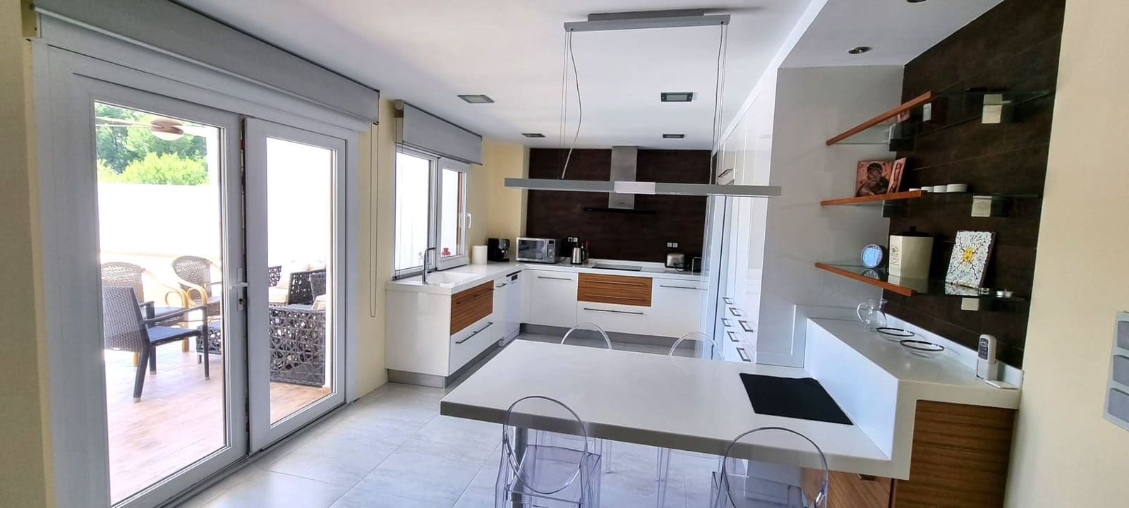 7 bedroom Villa for sale in Altea with pool garage - € 1,990,000 (Ref: 8975800)