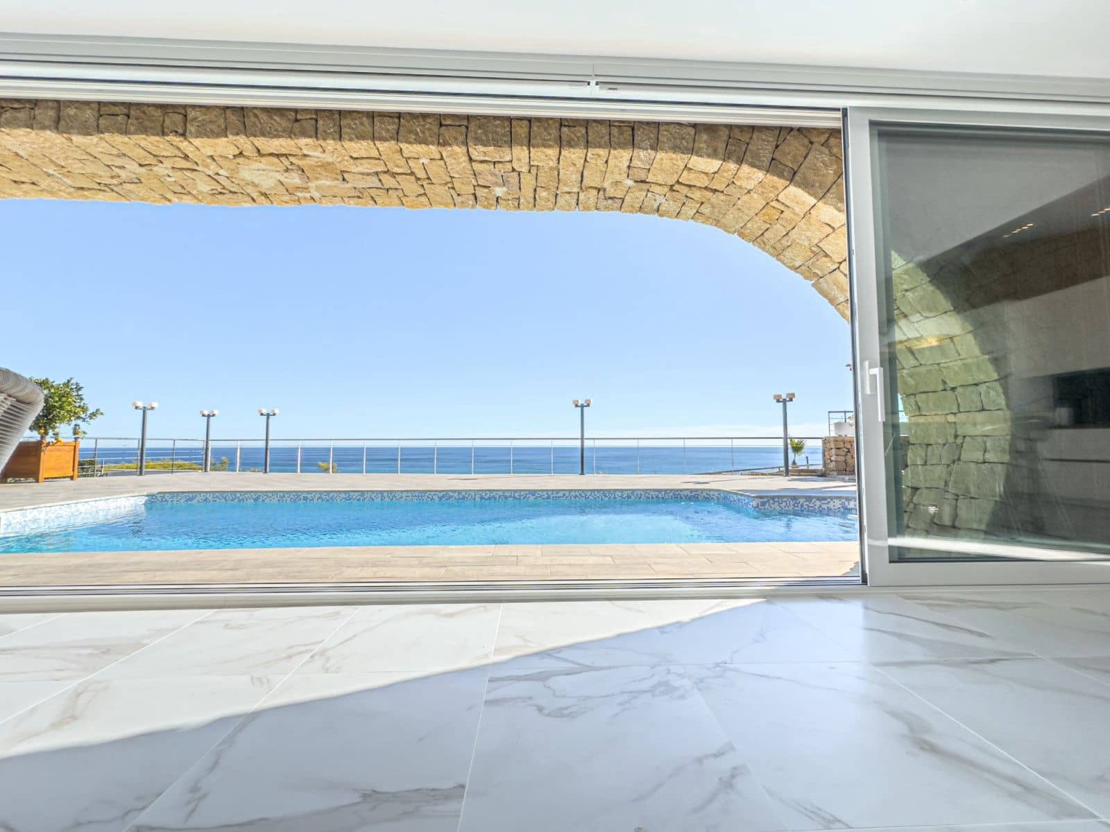 4 bedroom Villa for sale in Benissa with pool garage - € 2,490,000 (Ref: 9127982)