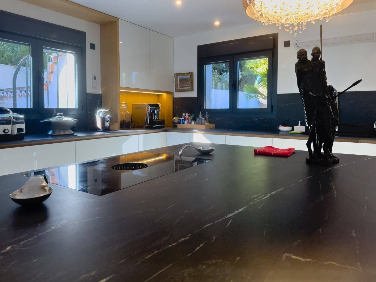 4 bedroom Villa for sale in Benissa with pool garage - € 2,490,000 (Ref: 9127982)