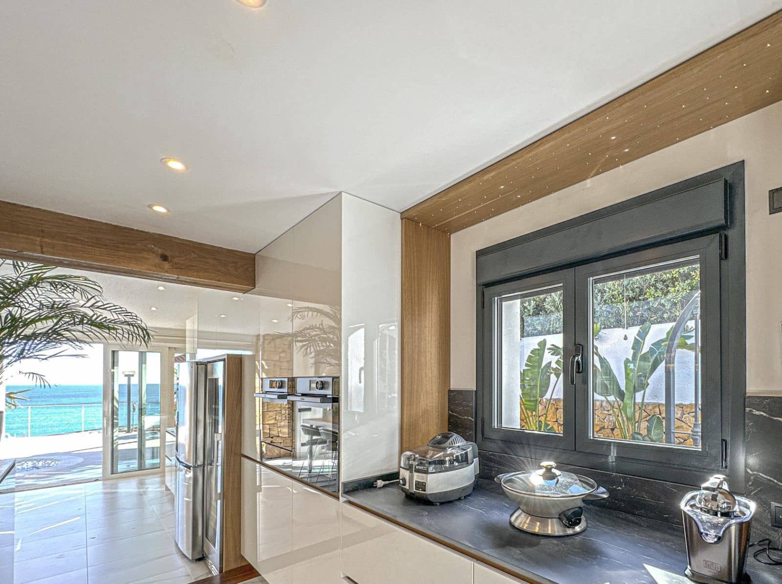 4 bedroom Villa for sale in Benissa with pool garage - € 2,490,000 (Ref: 9127982)