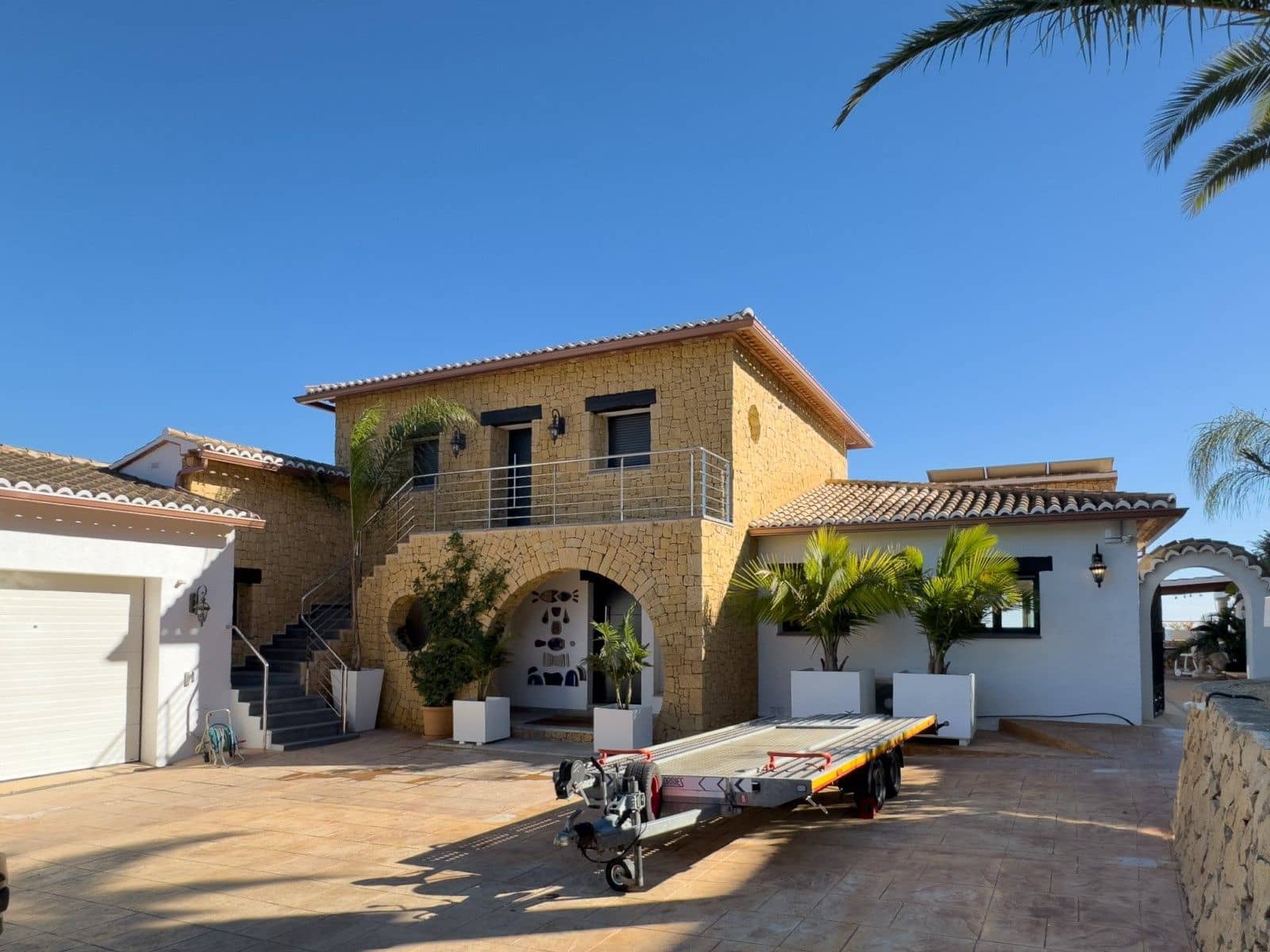 4 bedroom Villa for sale in Benissa with pool garage - € 2,490,000 (Ref: 9127982)