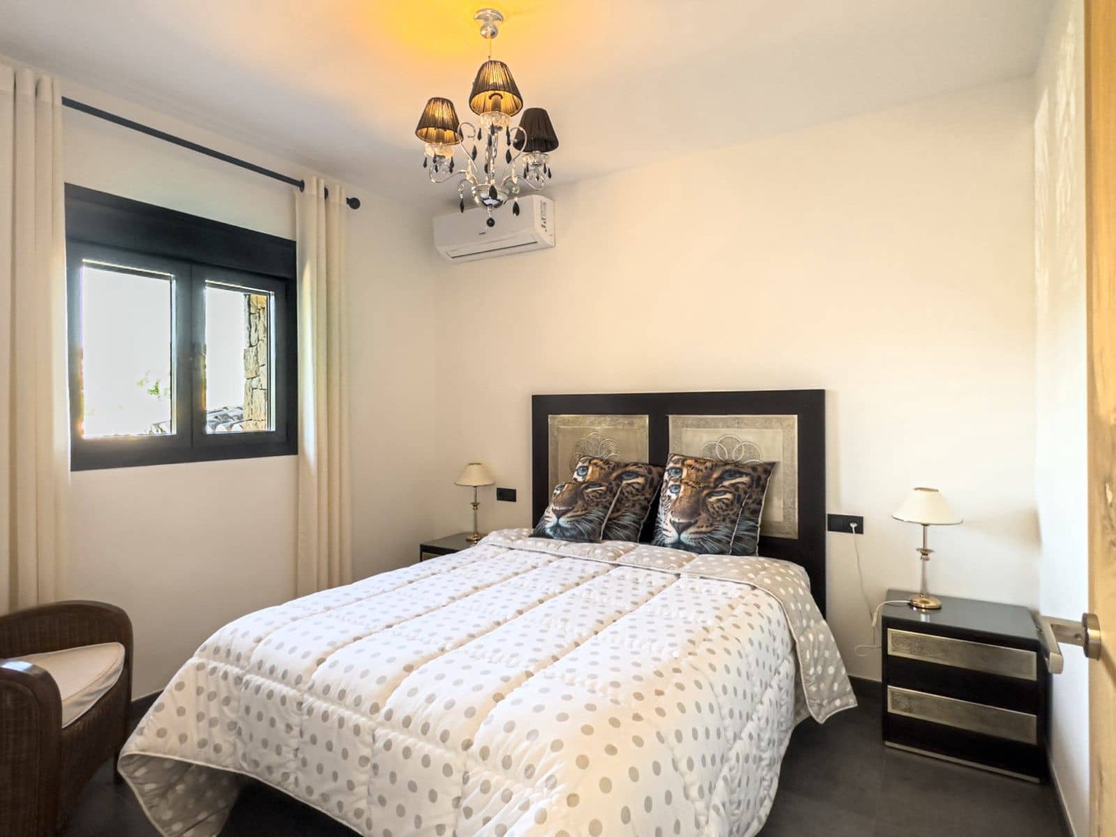 4 bedroom Villa for sale in Benissa with pool garage - € 2,490,000 (Ref: 9127982)